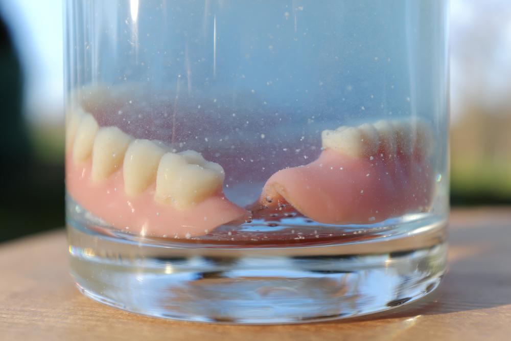 Cleaning Dentures