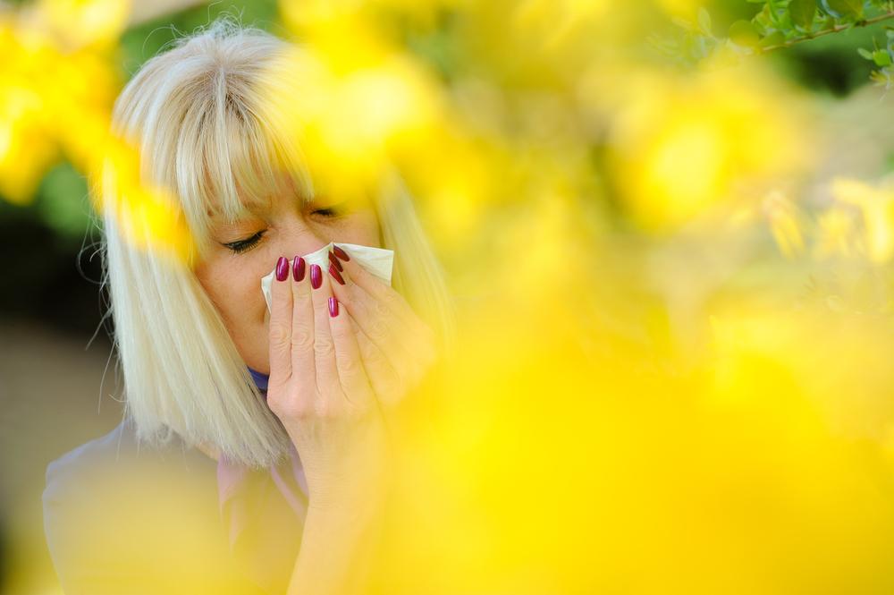 Can seasonal allergies and hay fever affect your mouth?